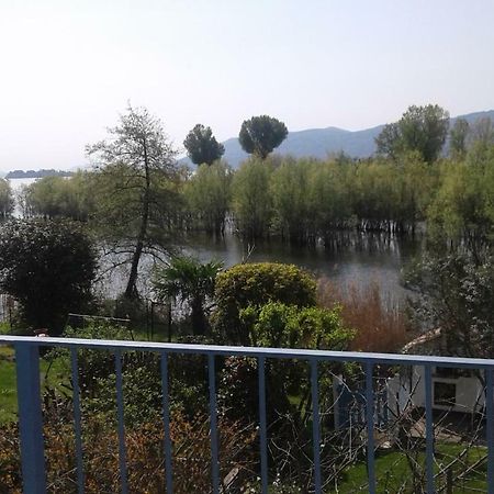 Una Finestra Sul Lago..Appartamento فيربانيا المظهر الخارجي الصورة